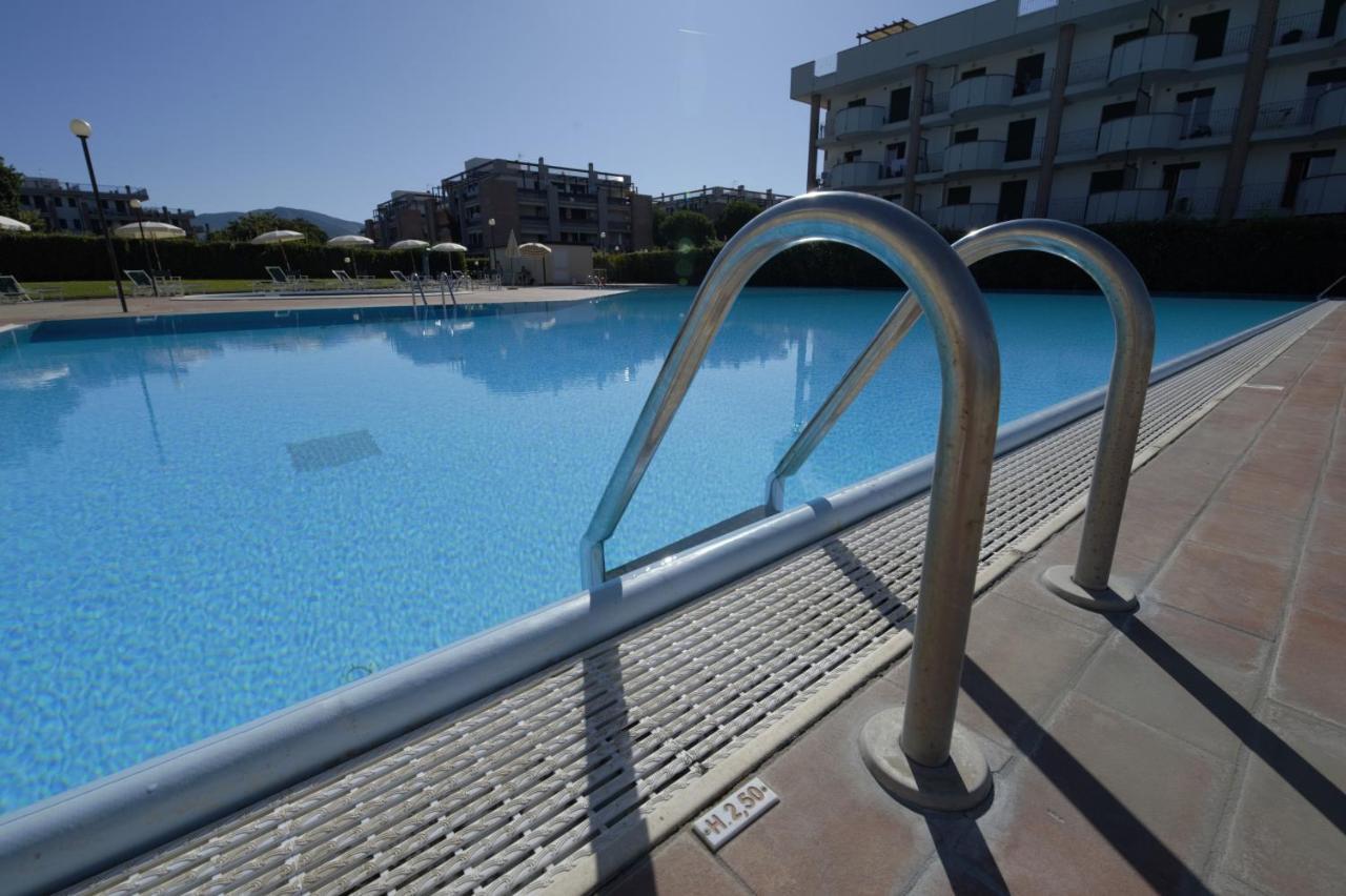 Aparthotel Le Residenze Di Santa Costanza - Mirto/Corbezzolo San Vincenzo Exterior foto